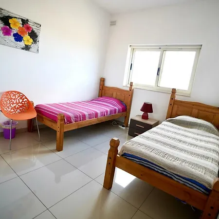 Centrally Located ,close To Airport * Paola