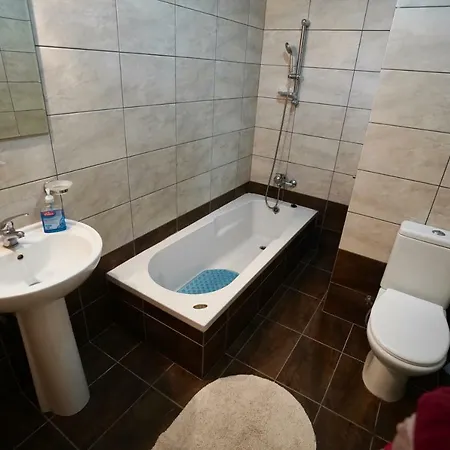 Centrally Located ,close To Airport * Paola
